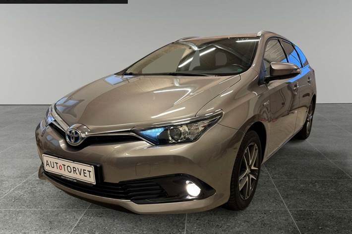 Grå Toyota Auris fra 2015
