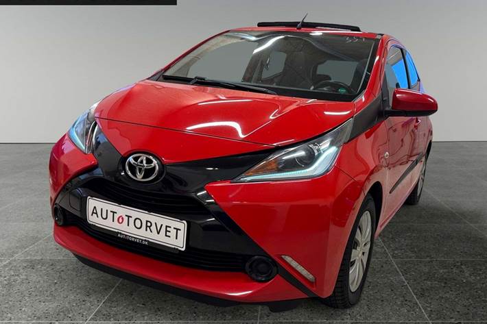 Rød Toyota Aygo fra 2015