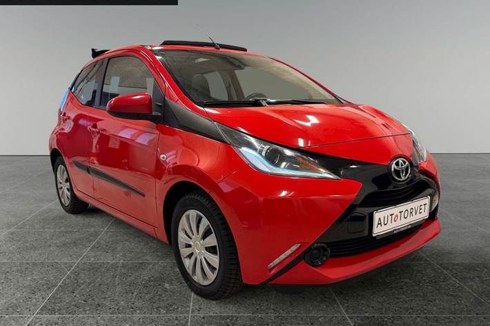Rød Toyota Aygo fra 2015