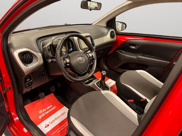 Toyota Aygo 1,0 VVT-i x-wave Sky