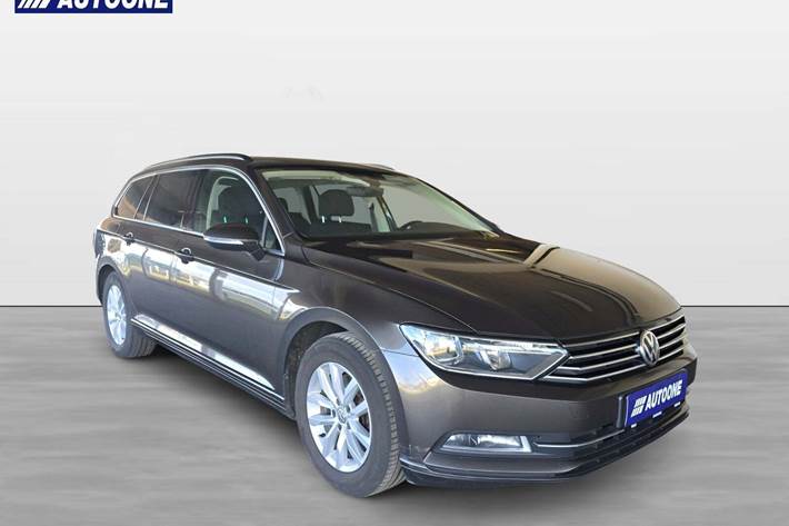 Brun VW Passat fra 2018