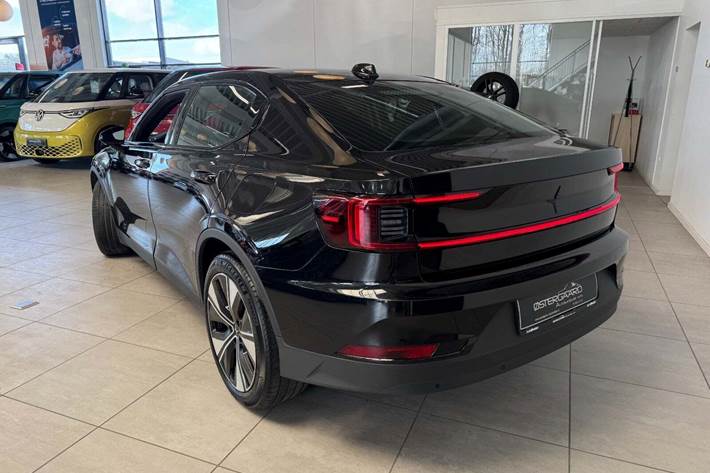 Sort Polestar 2 fra 2023