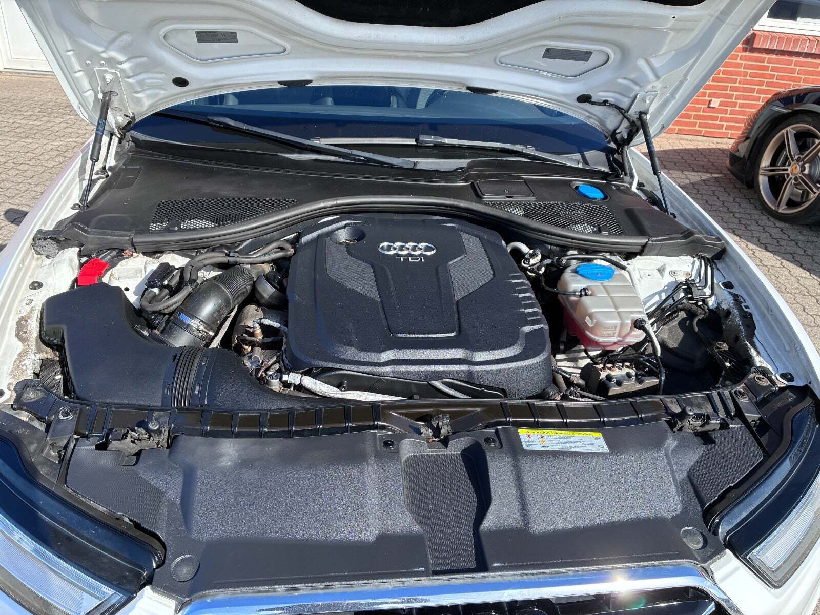 Hvid Audi A6 fra 2015