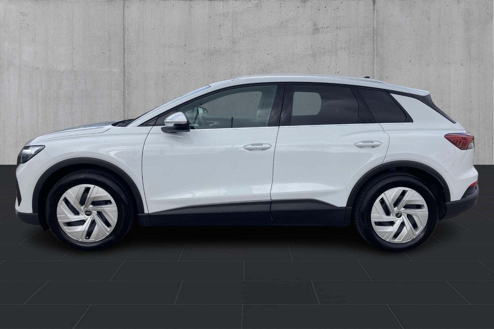 Hvid Audi Q4 e-tron fra 2021