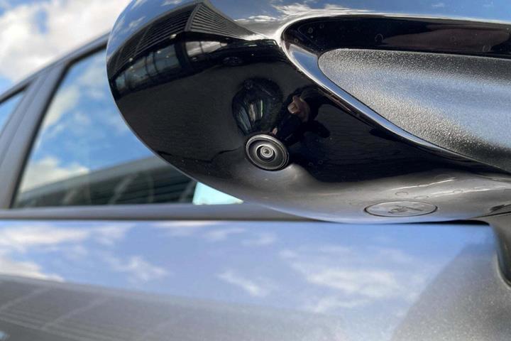 Grå BYD Dolphin fra 2024
