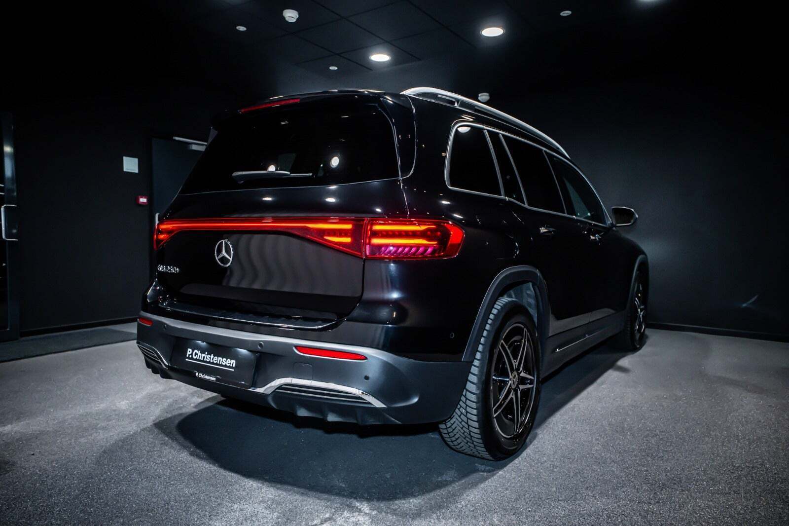 Sort Mercedes EQB250+ fra 2026