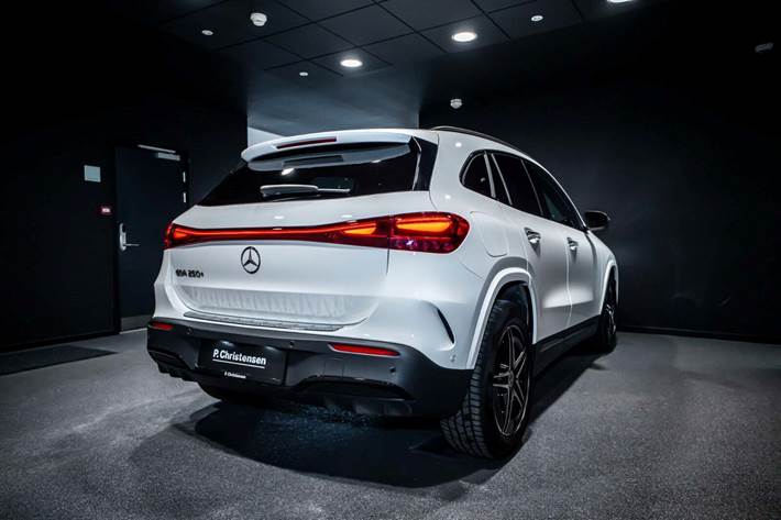 Hvid Mercedes EQA250+ fra 2026