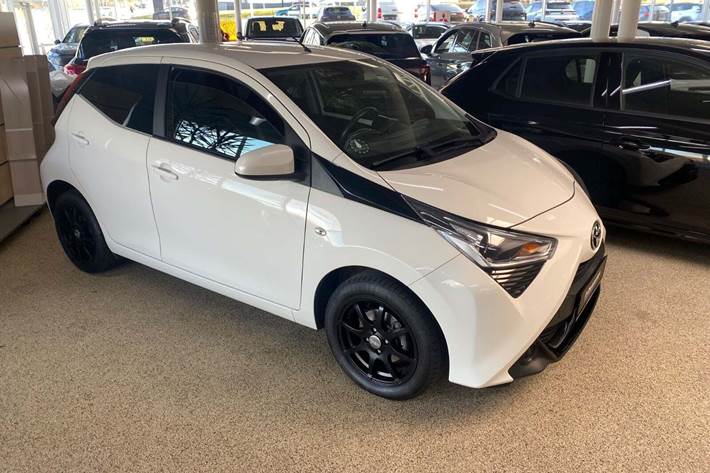 Hvid Toyota Aygo fra 2019
