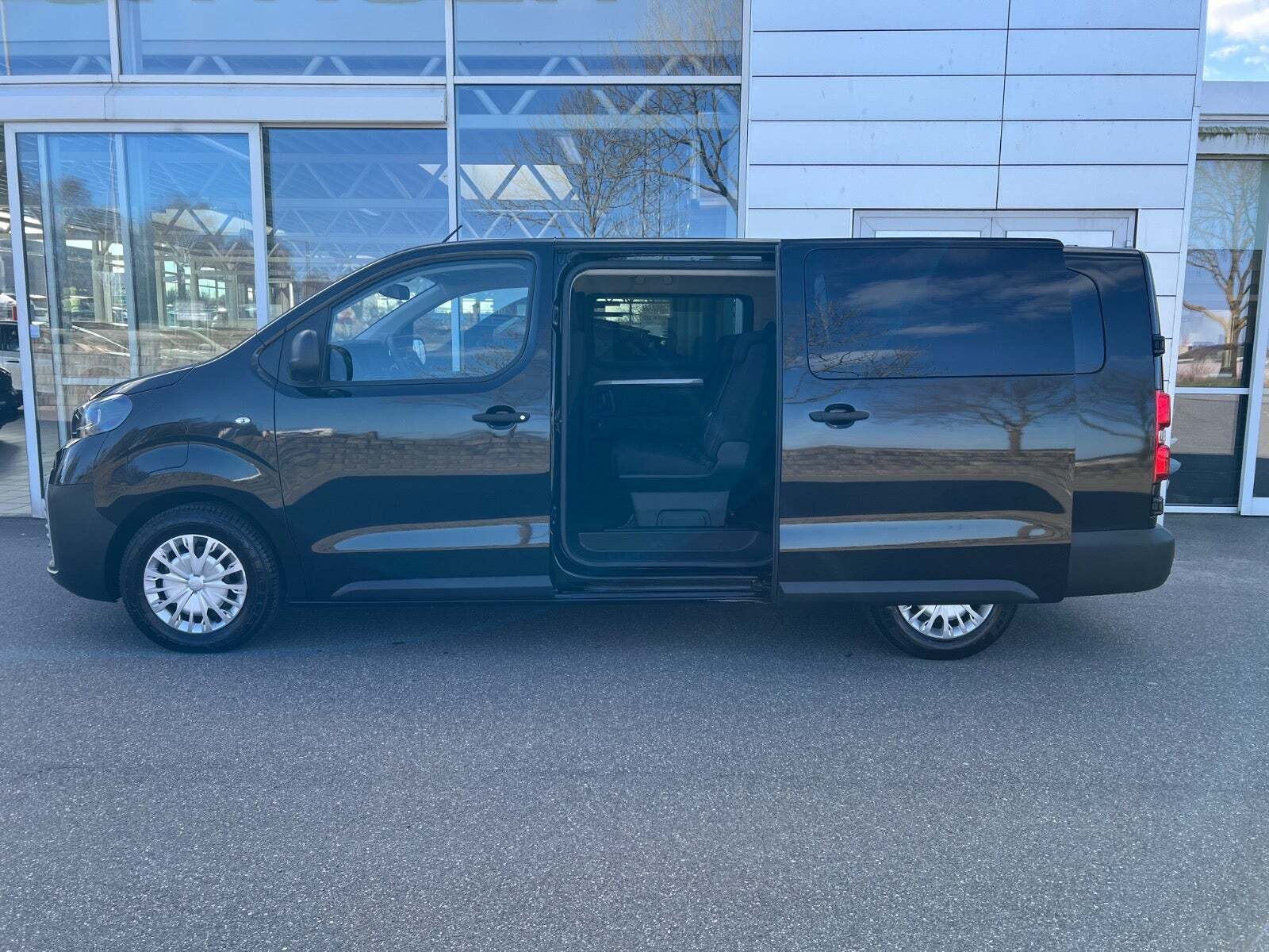 Toyota Proace Verso 75 Long Shuttle