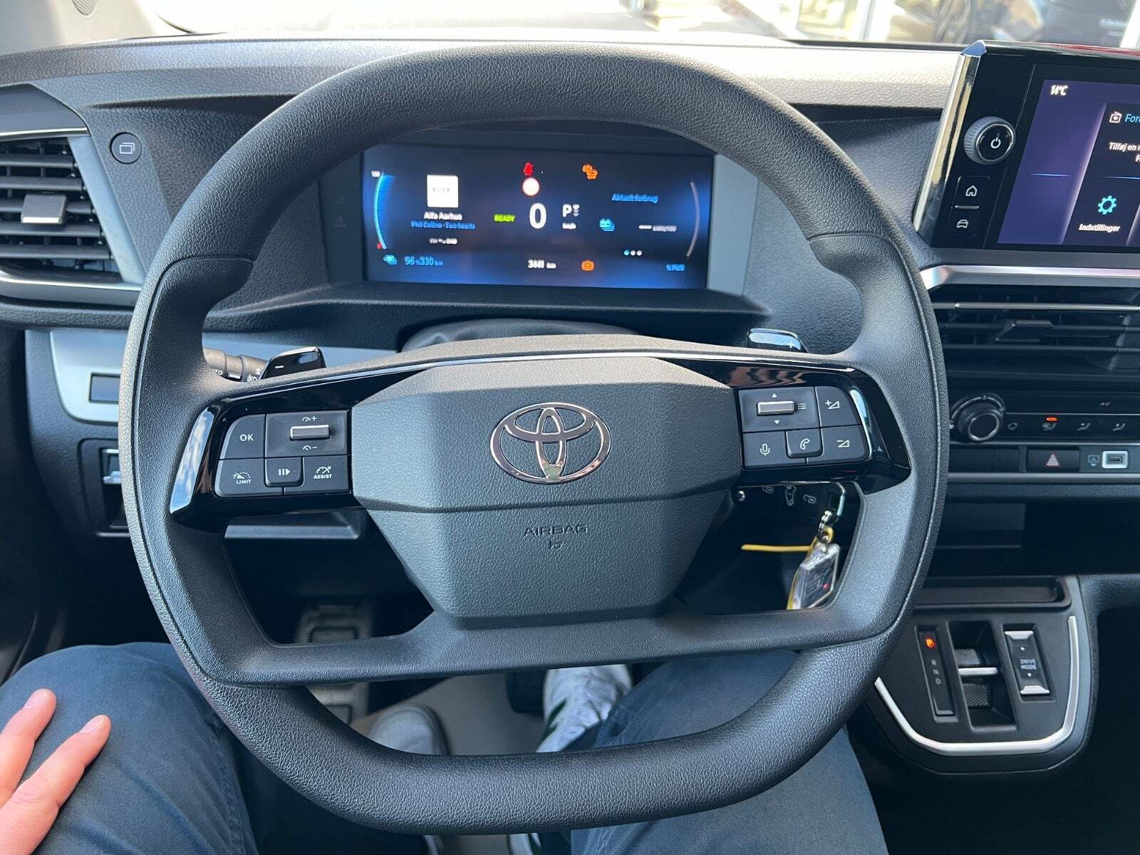 Sort Toyota Proace Verso fra 2024