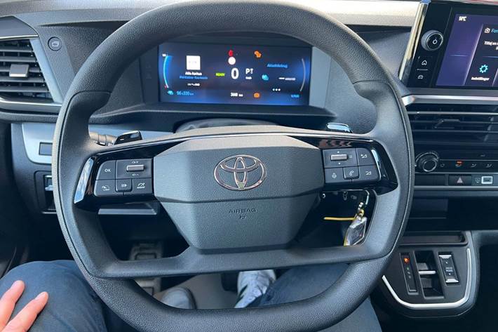 Sort Toyota Proace Verso fra 2024