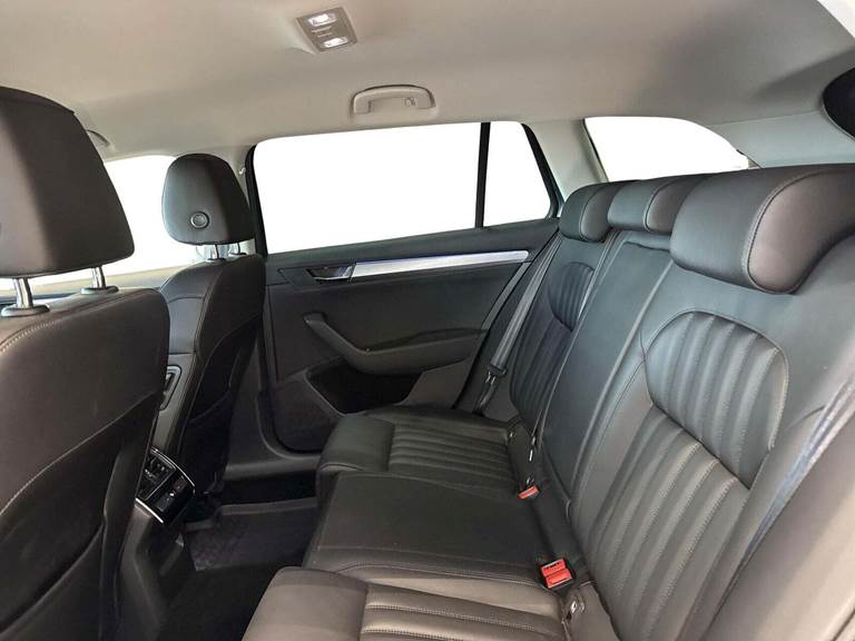 Skoda Superb 2,0 TSi 272 Style Combi DSG 4x4