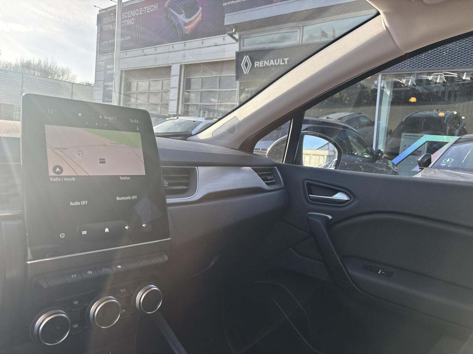 Rød Renault Captur fra 2021