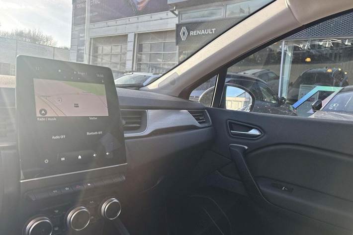 Rød Renault Captur fra 2021