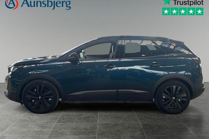 Blå Peugeot 3008 fra 2021