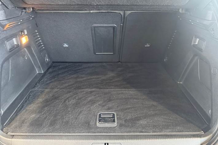 Blå Peugeot 3008 fra 2021