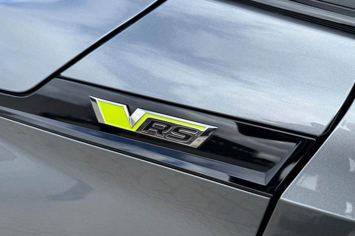 Grå Skoda Enyaq fra 2022