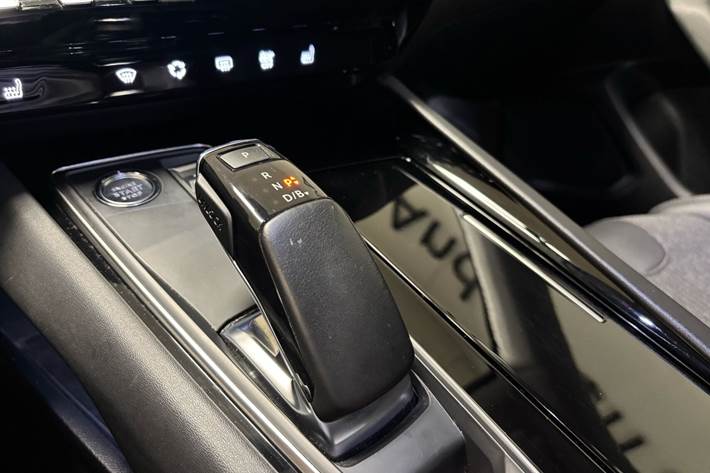 Grå Peugeot 508 fra 2021