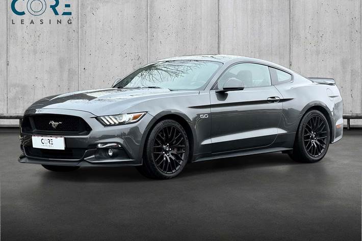 Grå Ford Mustang fra 2015