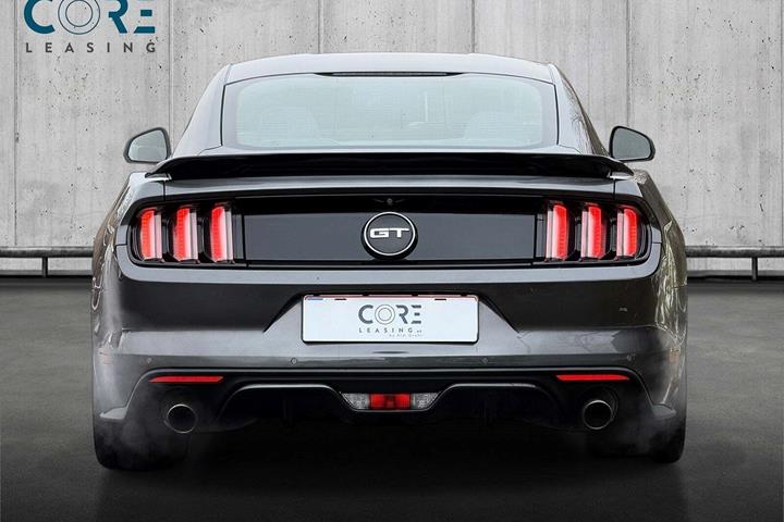 Grå Ford Mustang fra 2015