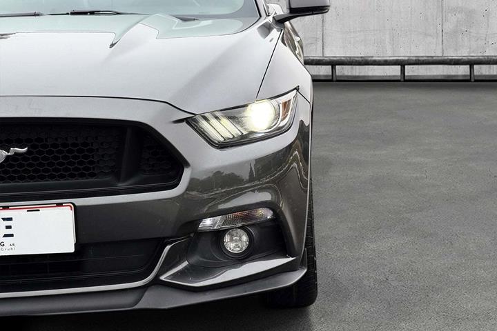 Grå Ford Mustang fra 2015