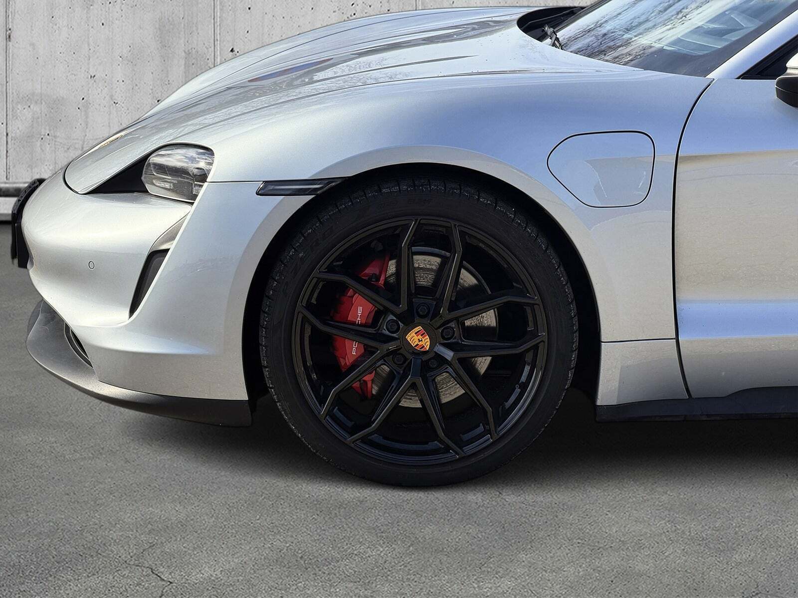 Sølv Porsche Taycan 4S fra 2021