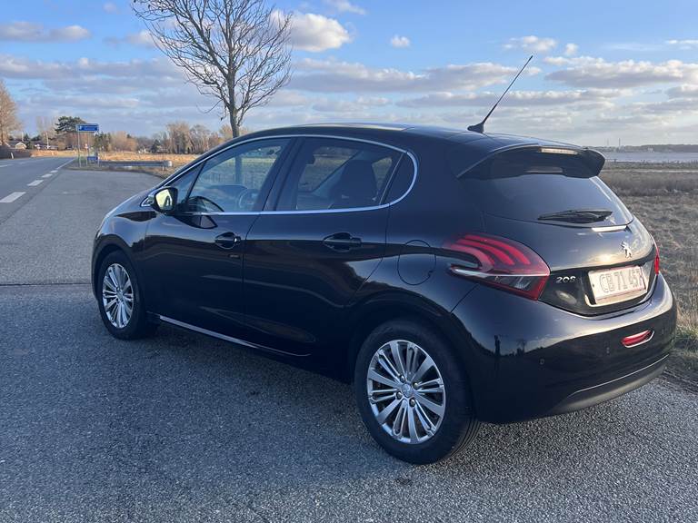 Peugeot 208 1,6 BlueHDI 100 hk 5D