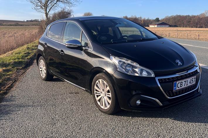 Sort Peugeot 208 fra 2018