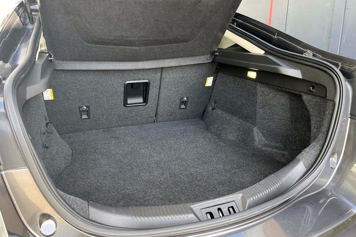 Grå Ford Mondeo fra 2015