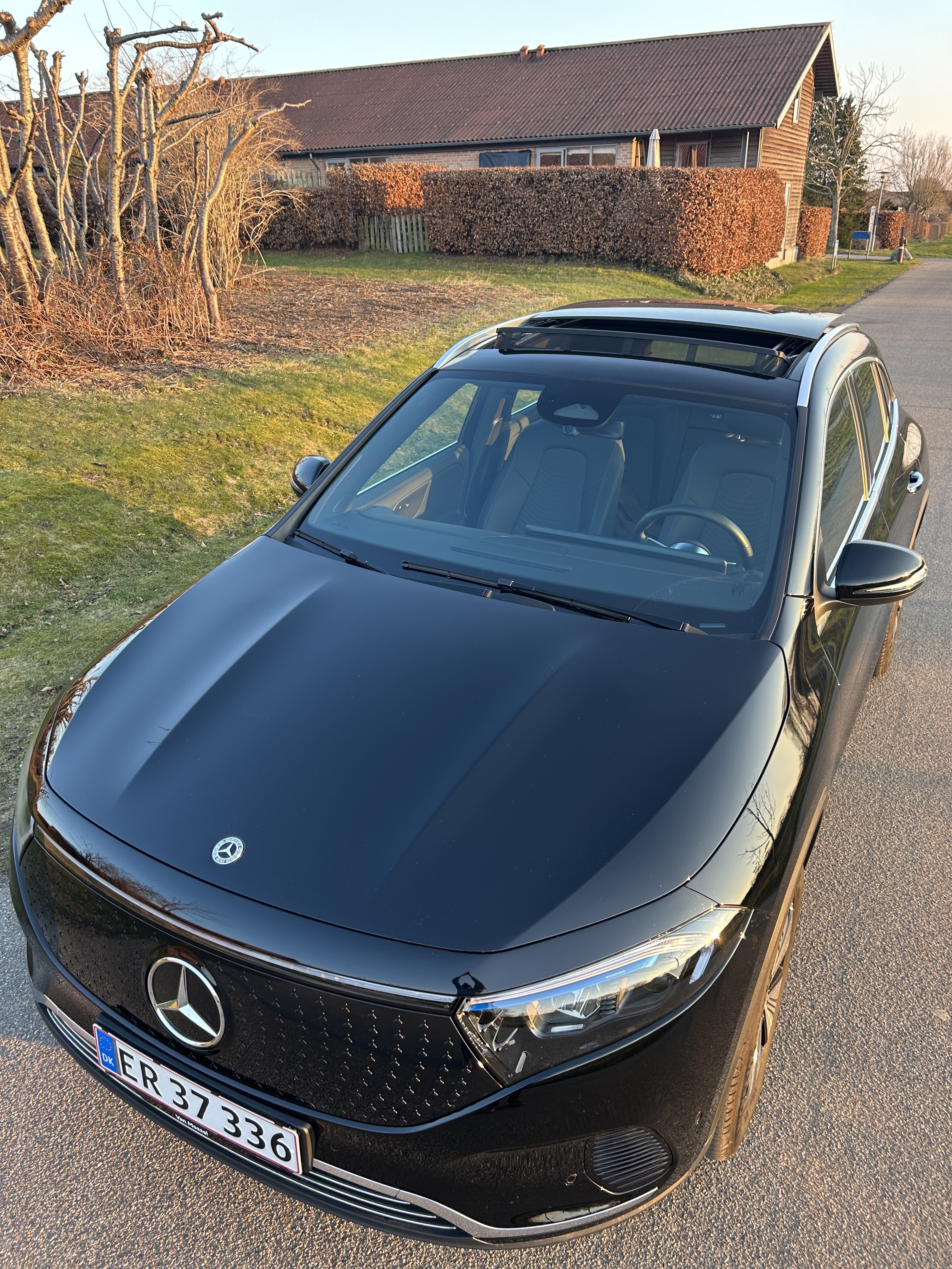 Sort Mercedes EQA 250 fra 2024