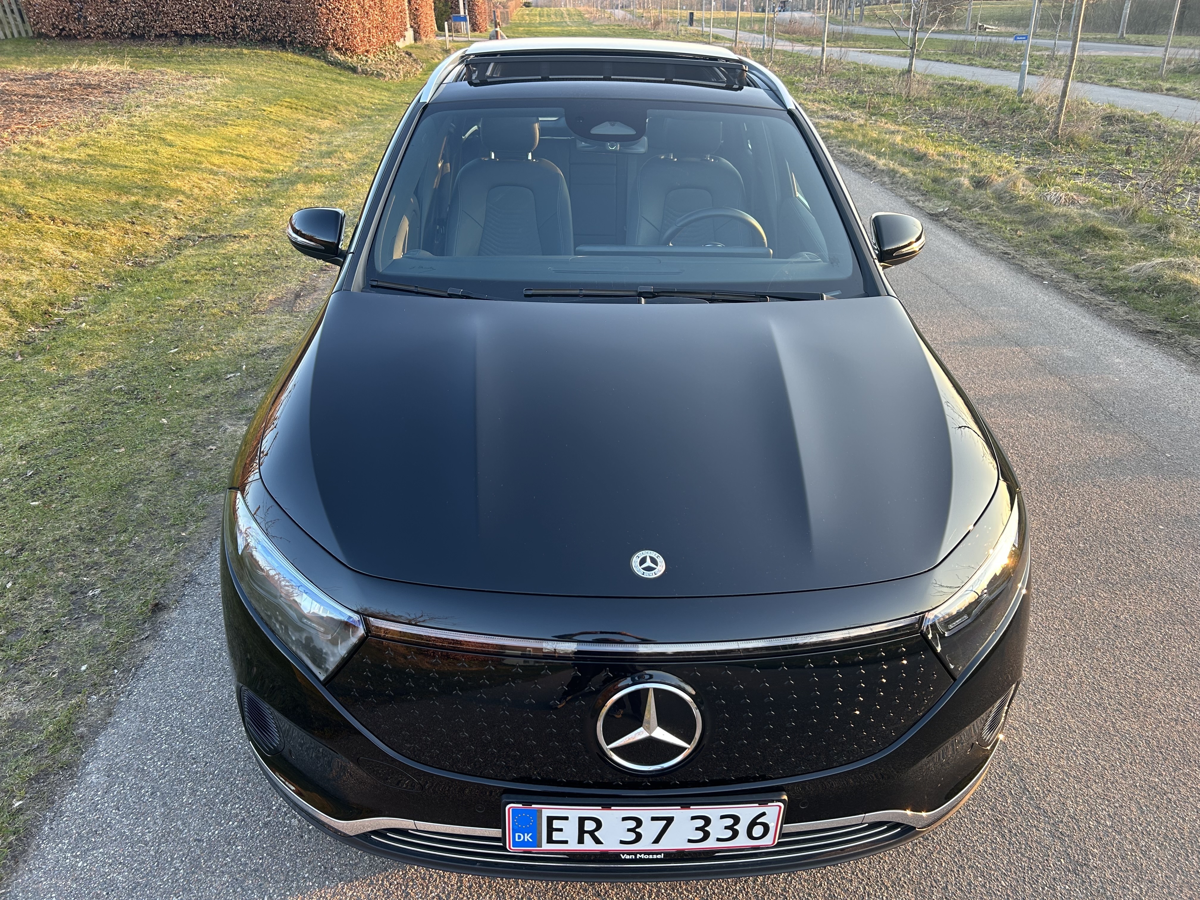 Sort Mercedes EQA 250 fra 2024
