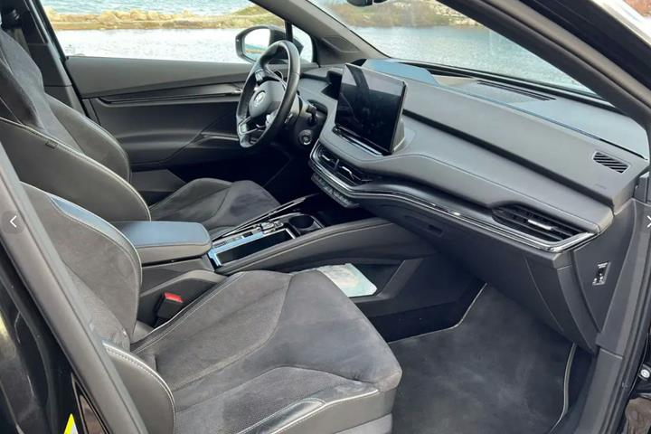 Sort Skoda Enyaq fra 2021