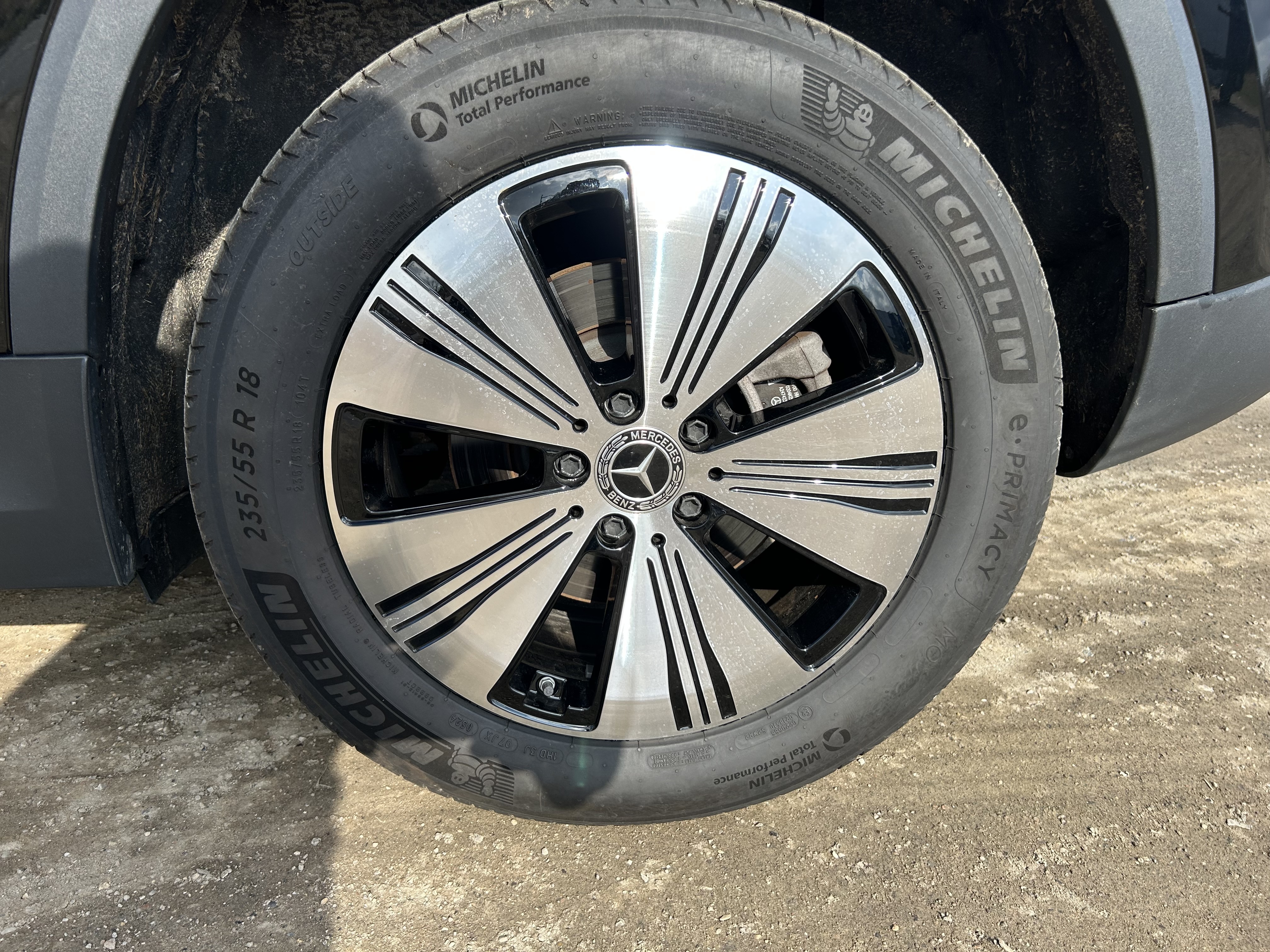 Sort Mercedes EQA 250 fra 2024