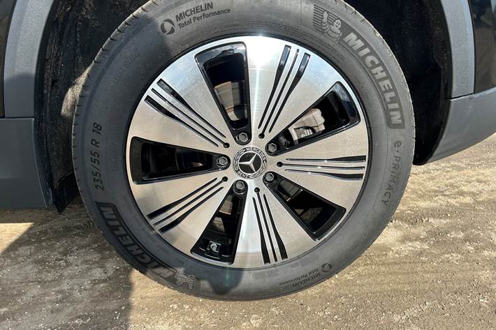 Sort Mercedes EQA 250 fra 2024