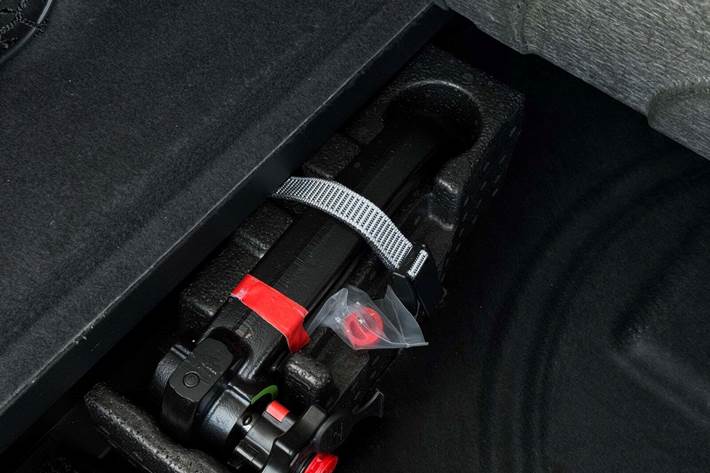 Rød Audi Q8 e-tron fra 2024