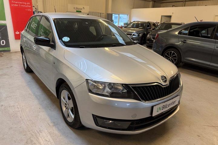 Sølv Skoda Rapid fra 2015
