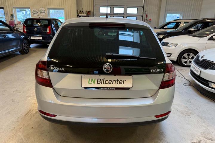 Sølv Skoda Rapid fra 2015