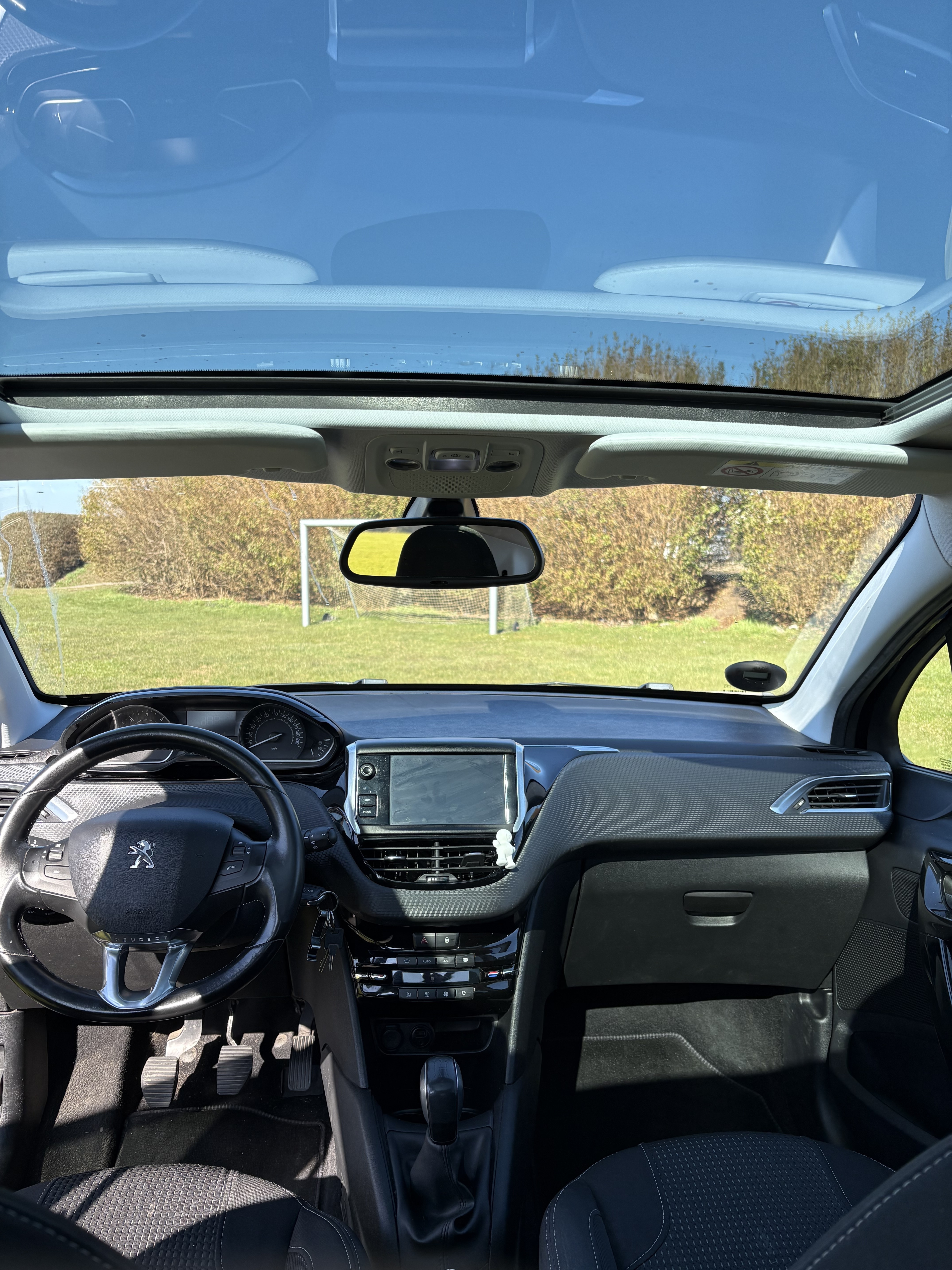 Sort Peugeot 208 fra 2018