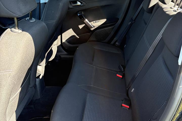 Sort Peugeot 208 fra 2018