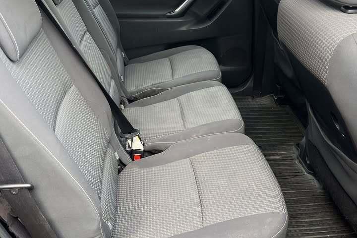 Grå Toyota Verso fra 2014