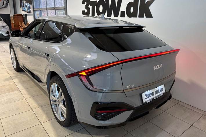 Grå Kia EV6 fra 2025