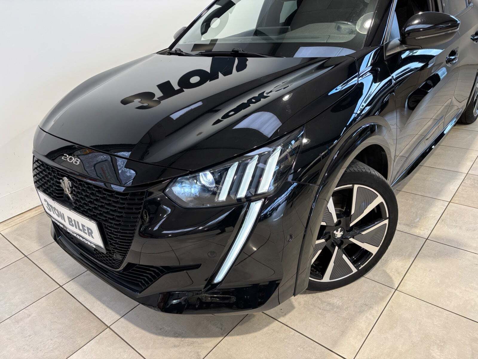 Sort Peugeot e-208 fra 2022