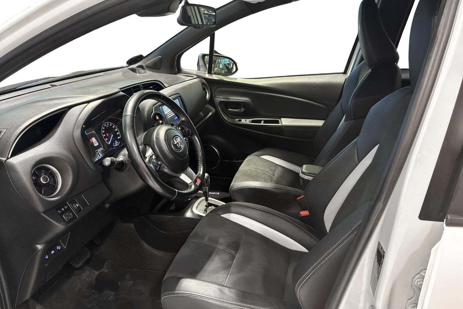 Toyota Yaris 1,5 Hybrid H3 GR Sport Smart e-CVT