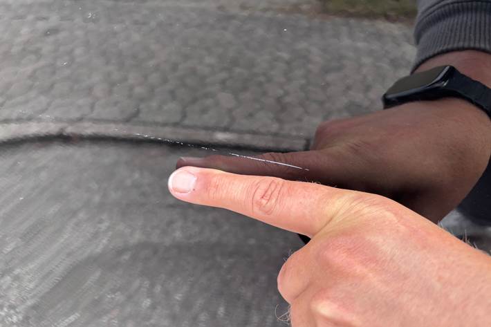 Sort Tesla Model Y fra 2023