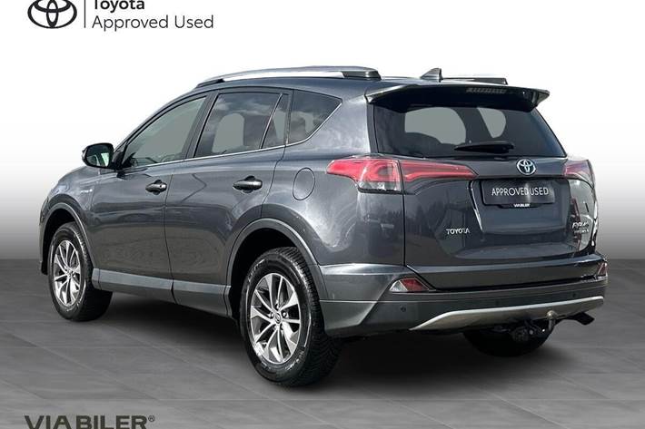 Grå Toyota RAV4 fra 2017
