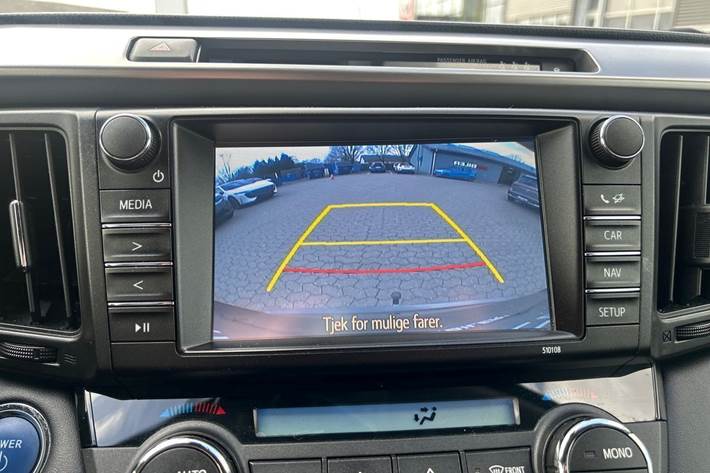 Grå Toyota RAV4 fra 2017