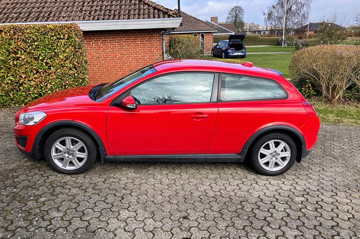 Rød Volvo C30 fra 2010