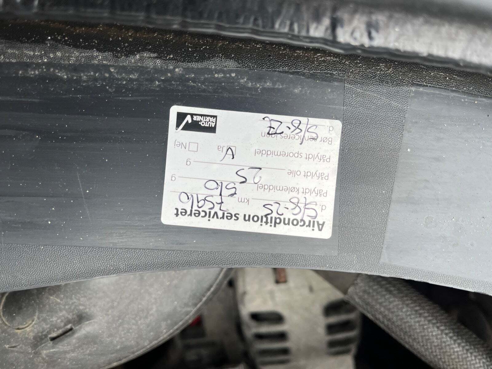 Grå Renault Clio III fra 2013