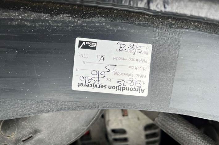 Grå Renault Clio III fra 2013