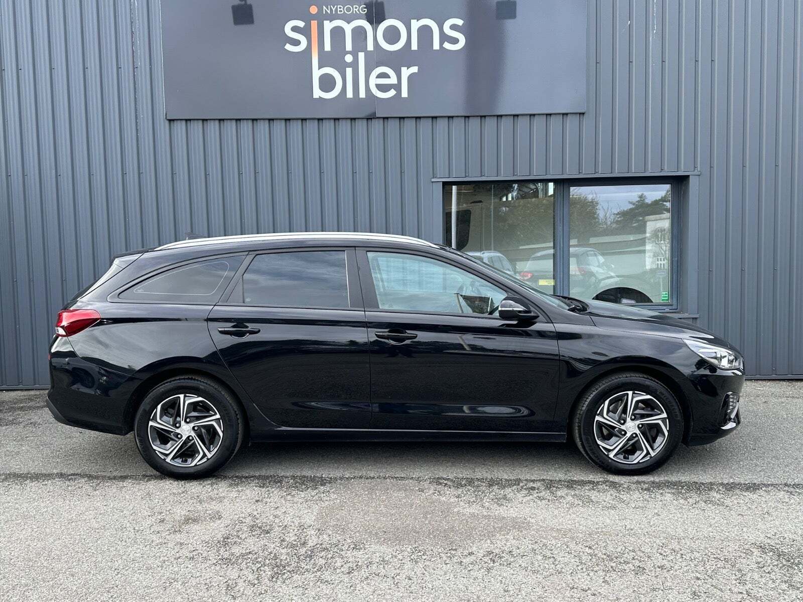 Sort Hyundai i30 fra 2023